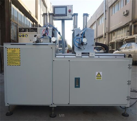 自動(dòng)鋁切機(jī)圖片 自動(dòng)鋁切機(jī)圖片