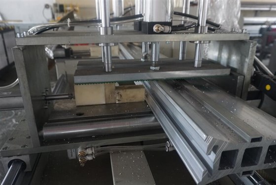 鋁合金自動切割機DS-A450 鋁合金自動切割機DS-A450