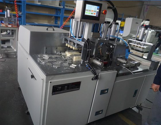 光伏壓塊沖切一體機 光伏壓塊沖切一體機