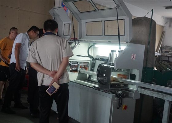 鄧氏切鋁機(jī) 鄧氏切鋁機(jī)