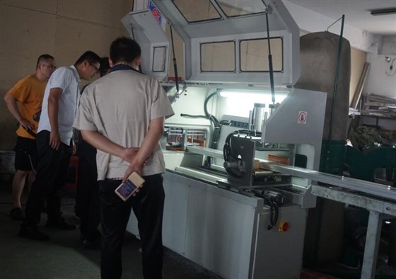 全自動切鋁機 全自動切鋁機