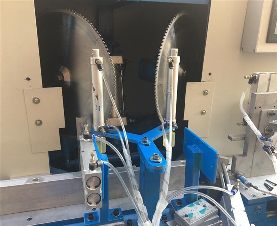 45度鋁型材切割機 45度鋁型材切割機