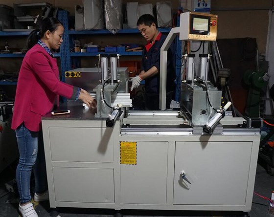 全自動鋸鋁機 全自動鋸鋁機