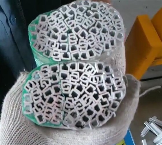 鋸鋁機效果圖 鋸鋁機效果圖