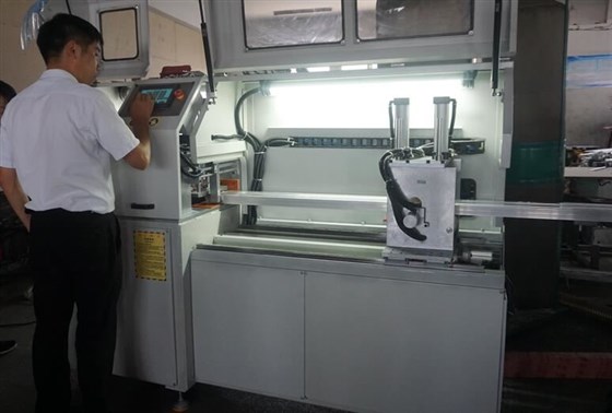 鋁型材切割機 鋁型材切割機