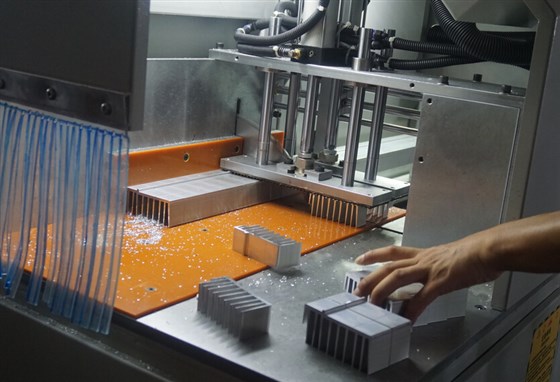 高精度鋁材切割機 高精度鋁材切割機