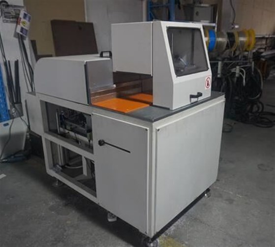 半自動精切鋸 半自動精切鋸