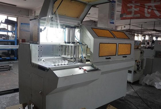 分離式全自動(dòng)切鋁機(jī) 分離式全自動(dòng)切鋁機(jī)