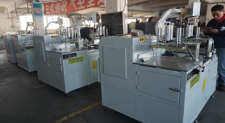 【常州】新能源汽車配件銅條全自動(dòng)切割機(jī)，單次鋸切4根，黃總隨即訂購