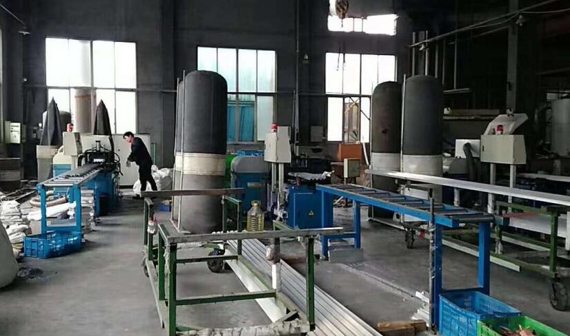 三年老客戶，起源于2片鋸片進(jìn)展到3臺(tái)全自動(dòng)切鋁機(jī)的訂購